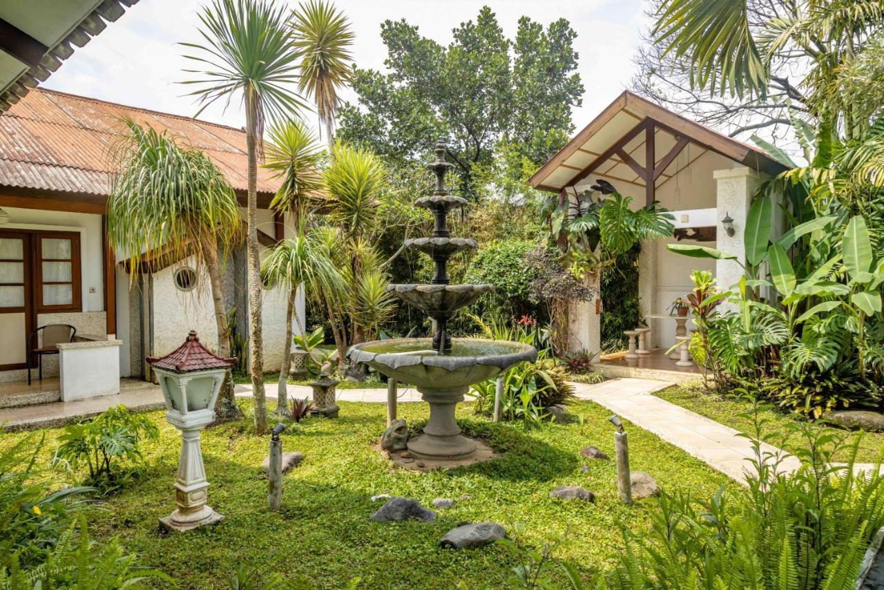 Family Hotel Gradia 1 Batu Kültér fotó
