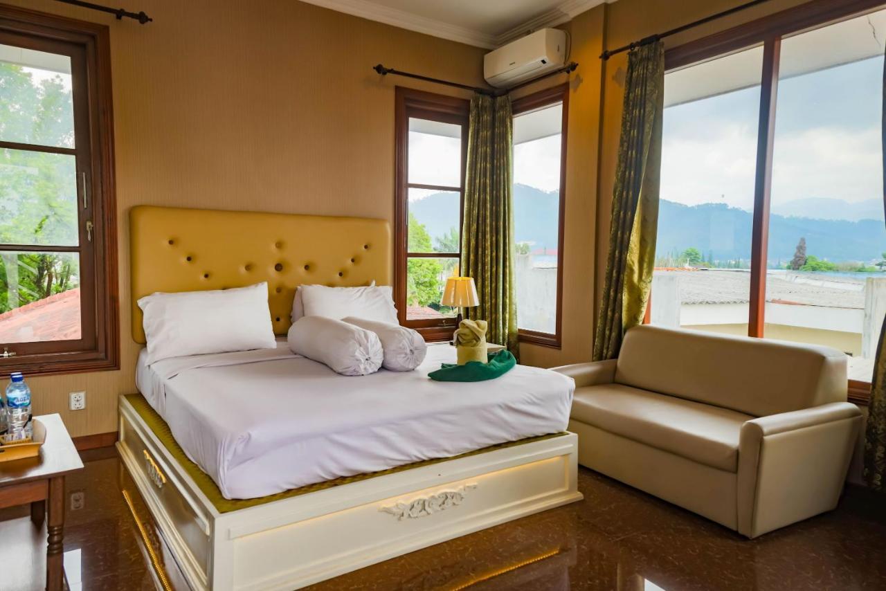 Family Hotel Gradia 1 Batu Kültér fotó